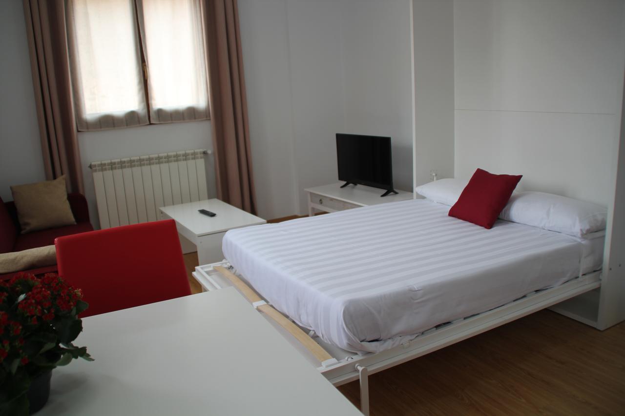 Apartamentos San Lazaro เอซกาไรย์ ภายนอก รูปภาพ